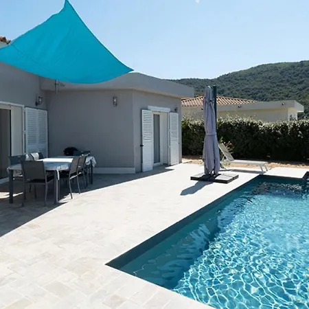 Vila Au Coeur De L'arriere Pays Domaine A Presa Avec Piscine Privee & Chauffee Matra (Corse-du-Sud)