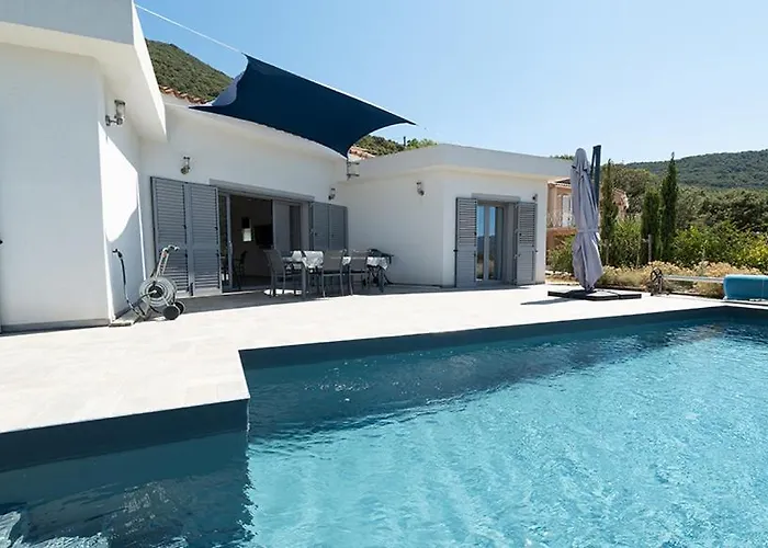 Au Coeur De L'arriere Pays Domaine A Presa Avec Piscine Privee & Chauffee Villa