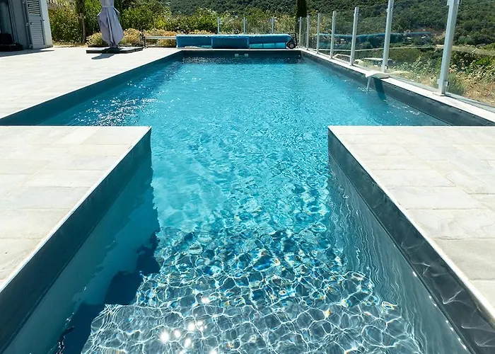 Au Coeur De L'arriere Pays Domaine A Presa Avec Piscine Privee & Chauffee *