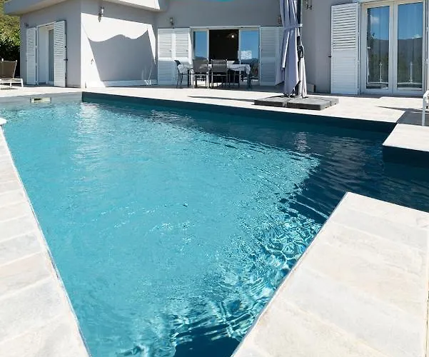 Au Coeur De L'arriere Pays Domaine A Presa Avec Piscine Privee & Chauffee Villa *